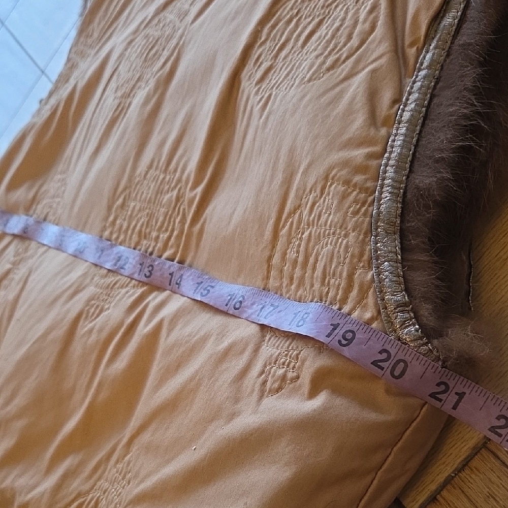 Luxurious Vintage Brown Mink Vest - Picture 7 of 10